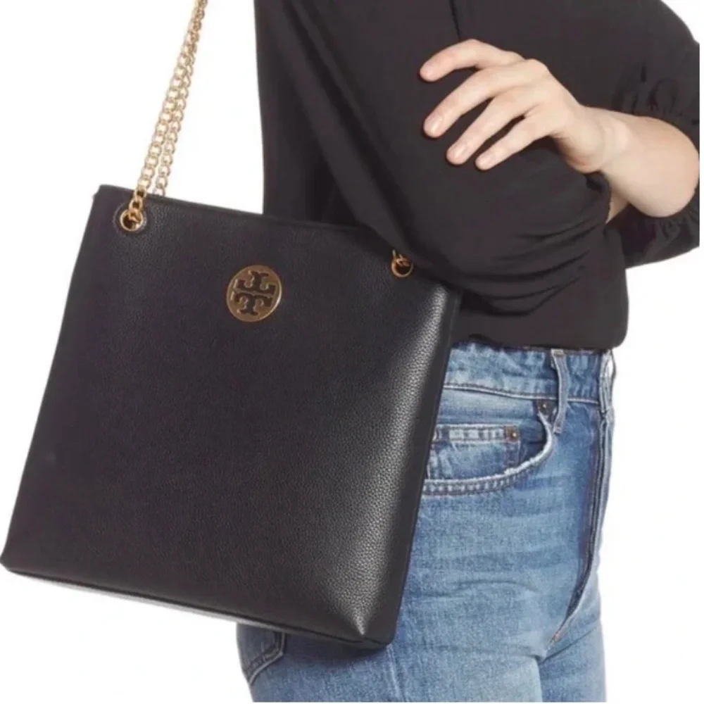 TORY BURCH | Black Carson SwingPack Leather Crossbody Bag - Picture 7 of 13